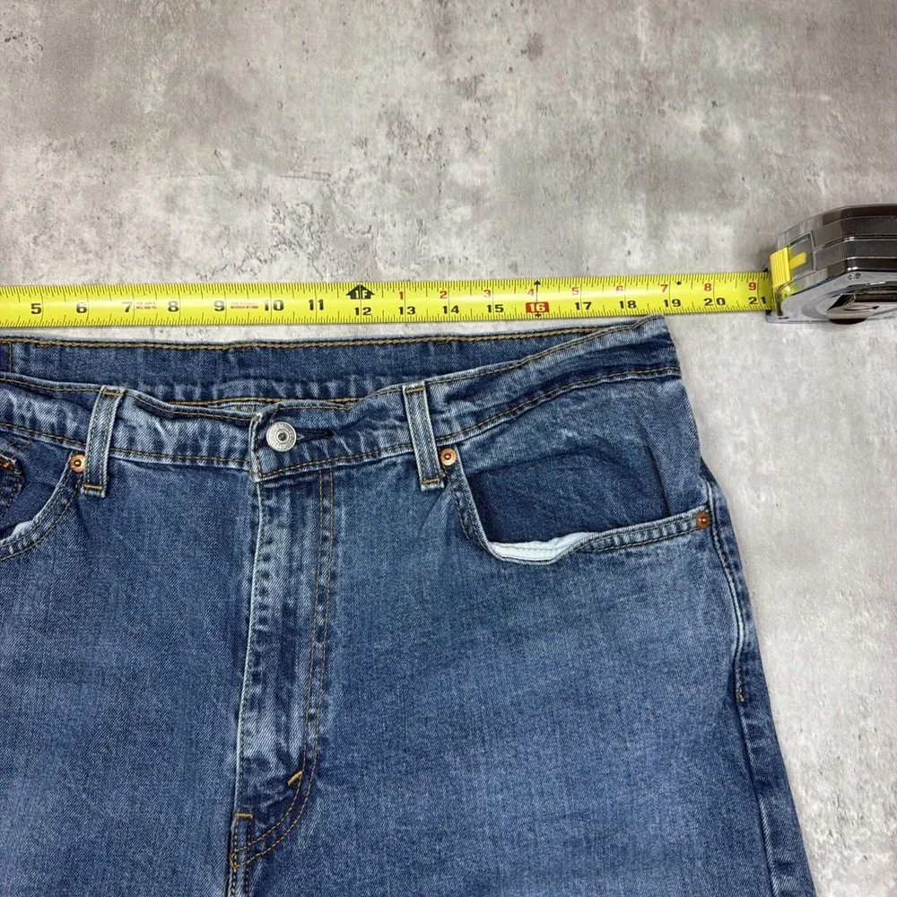 Levi's 505 Jeans Mens 38x32 Blue Regular Fit Straight Leg Medium Wash Denim USA